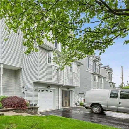 Buy this 2 bed townhouse on 2011 John Jay Court in New Windsor, NY 12553