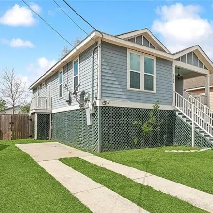Image 2 - 5712 Wickfield Drive, New Orleans, LA 70122, USA - House for sale