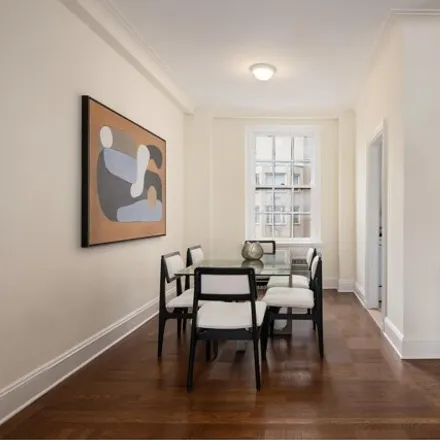 Image 3 - 2 East 70th Street, New York, NY 10021, USA - Apartment for sale
