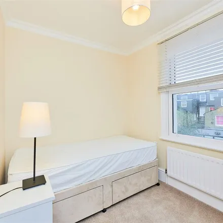 Image 7 - Coombe Road, London, W4 2HR, United Kingdom - Apartment for rent
