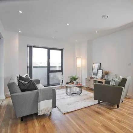 Rent this 3 bed apartment on Ilford Hill in London, IG1 2AU