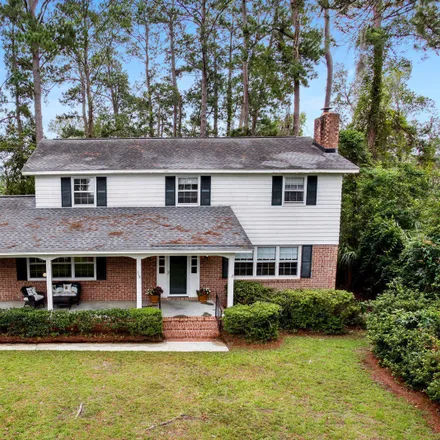 Buy this 4 bed house on 118 North Hermitage Road in Beaufort, SC 29902