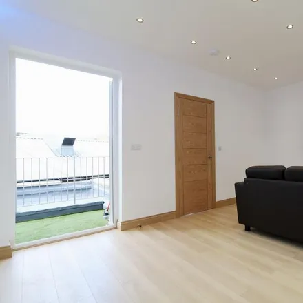 Rent this 3 bed apartment on Trullo in 300-302 St. Paul's Road, London