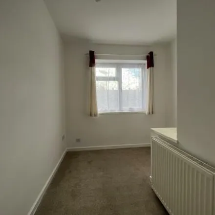 Image 7 - Long Furlong Drive, Britwell, SL2 2NG, United Kingdom - Townhouse for rent