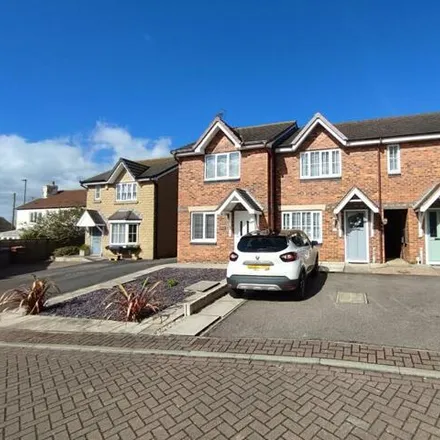 Buy this 3 bed townhouse on Birch Close in Havercroft, WF4 2QE