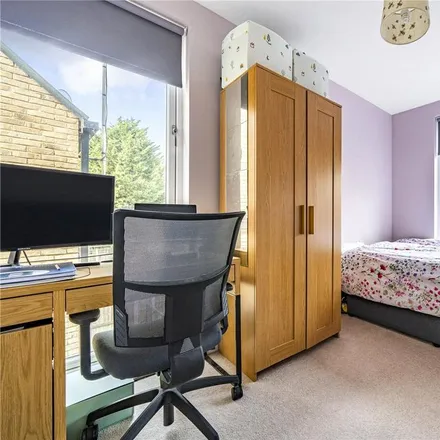 Image 9 - Dollis Valley Drive, London, EN5 2FW, United Kingdom - Apartment for rent