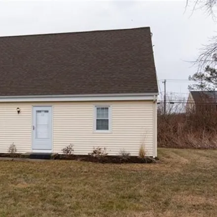 Rent this 3 bed house on 154 Summit Road in Narragansett, RI 02882