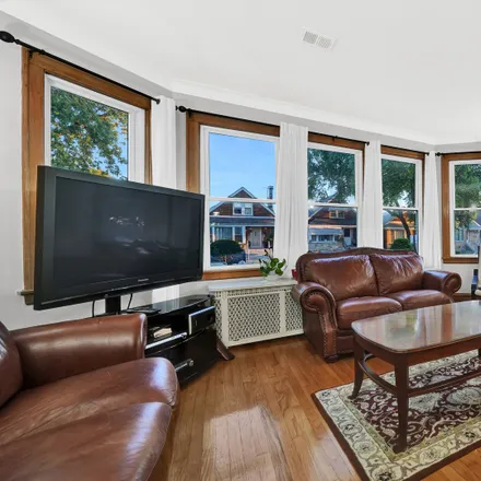Image 2 - 3904 West 64th Place, Chicago, IL 60629, USA - House for sale