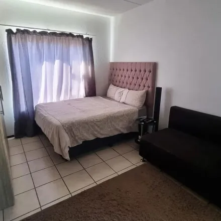 Image 4 - MultiChoice City, Bram Fischer Drive, Robin Acres, Randburg, 2194, South Africa - Apartment for rent