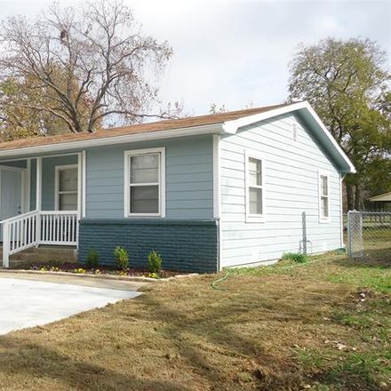 Rent this 3 bed house on 915 North Throckmorton Street in Sherman, TX 75090