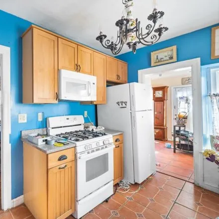 Image 7 - 3312 West Queen Lane, Philadelphia, PA 19129, USA - House for sale