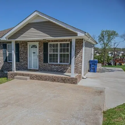 Image 2 - 913 Russet Drive, Clarksville, TN 37040, USA - House for rent
