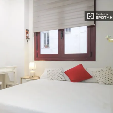 Rent this 3 bed room on Madrid in Plaza de la Beata María Ana de Jesús, 10