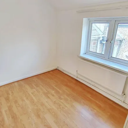 Rent this 3 bed apartment on Harlesden Jubilee Clock in Springwell Avenue, London