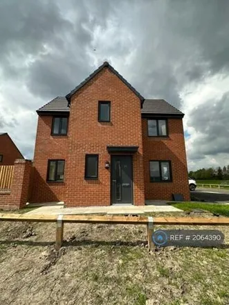 Rent this 3 bed townhouse on Britannia Street in Salford, M6 6HT