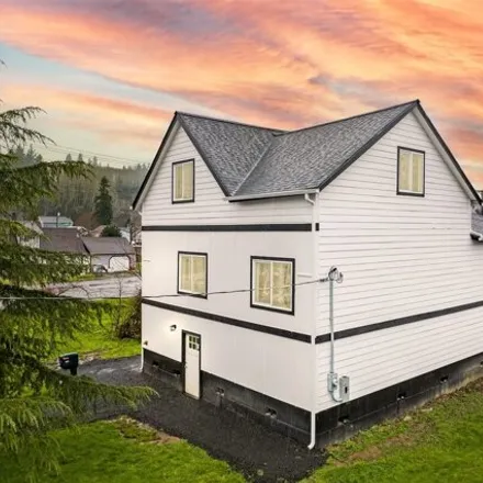 Buy this 4 bed house on 1123 Arnold Avenue in Hoquiam, WA 98550