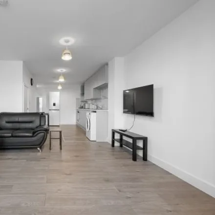 Image 2 - Telford Way, Luton, LU1 1HT, United Kingdom - Apartment for rent