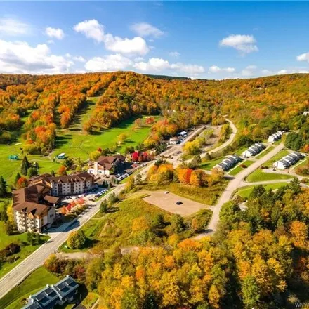 Image 3 - Tamarack Club, 6447 Holiday Valley Road, Holiday Valley, Ellicottville, NY 14731, USA - House for sale