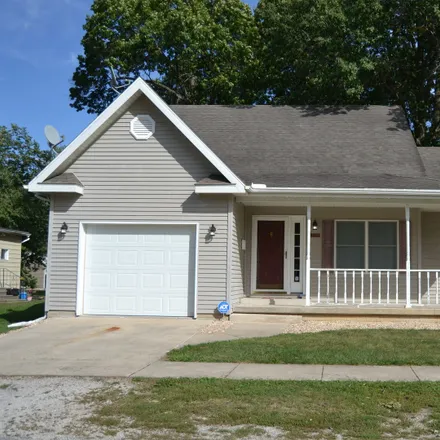 Buy this 3 bed house on 210 North Linden Street in Clinton, IL 61727