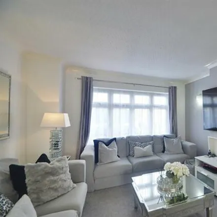 Image 2 - Harvil Road, London, UB9 6AS, United Kingdom - Duplex for rent