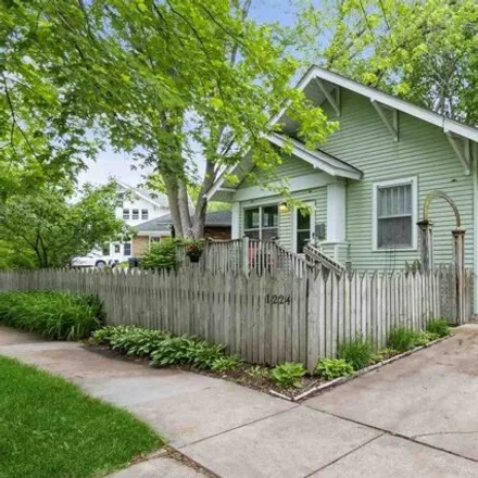 Buy this 2 bed house on 1274 Muscatine Avenue in Iowa City, IA 52240