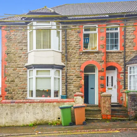 Buy this 3 bed duplex on Bloomfield Road