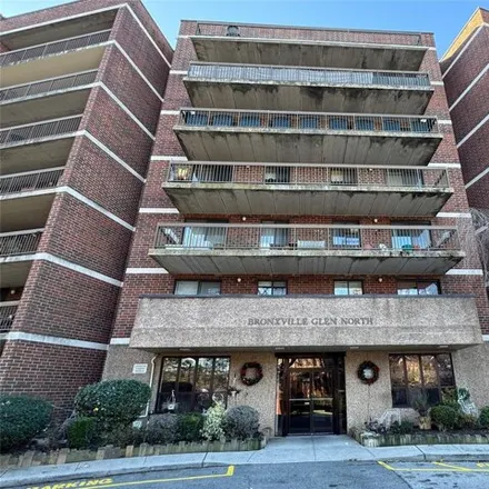 Rent this 1 bed condo on 1374 Midland Ave Apt 211 in Bronxville, New York