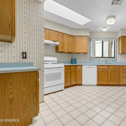 Image 9 - 732 Lariat Drive, Las Cruces, NM 88011, USA - House for sale