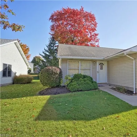 Buy this 2 bed house on 221 West Heatherwood Drive in Barberton, OH 44203