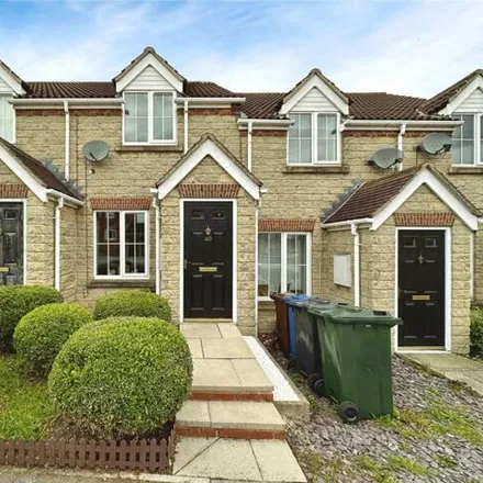Image 1 - Chestnut Crescent, Barnsley, S70 3NW, United Kingdom - Townhouse for sale