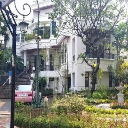 Rent this 5 bed house on Moon Tower in Soi Sukhumvit 59, Vadhana District