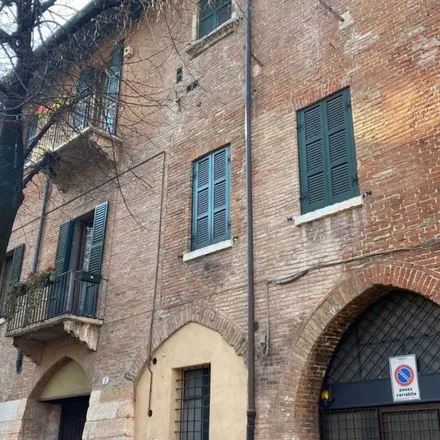 Image 2 - Via Giuseppe Mazzini 29, 37121 Verona VR, Italy - Apartment for rent
