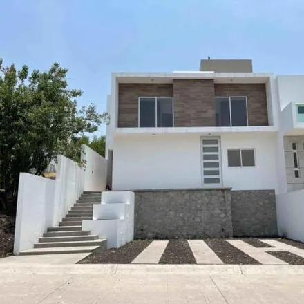 Buy this 3 bed house on Calle Cascada de Montebello in Delegaciön Santa Rosa Jáuregui, QUE
