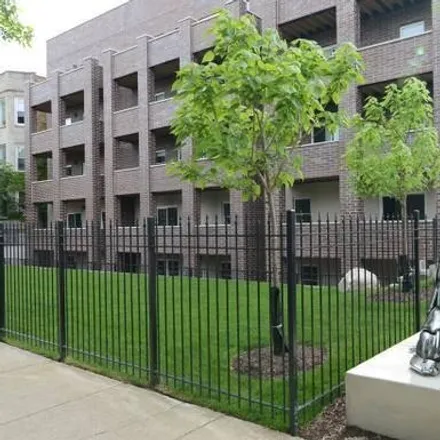 Rent this 3 bed apartment on 4520 North Beacon Street in Chicago, IL 60640