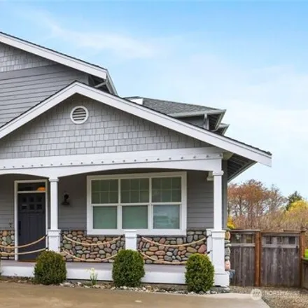 Buy this 4 bed house on 1512 38th Street in Anacortes, WA 98221