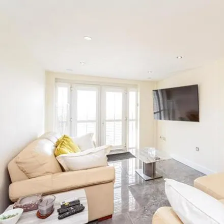 Image 2 - South Promenade, Lytham St Annes, FY8 1NG, United Kingdom - Apartment for sale