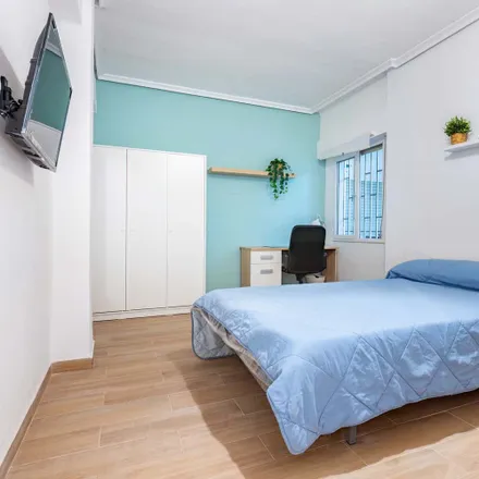 Rent this 5 bed room on Plaça de Bous in Calle Miguel Juan Pascual, 12001 Castelló de la Plana