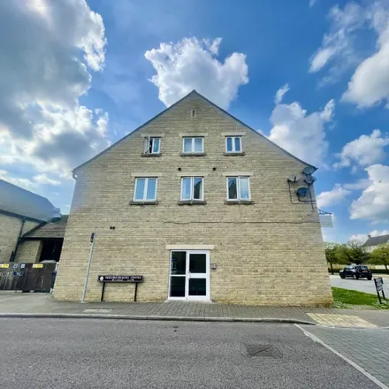 Rent this 2 bed apartment on Northfield Farm Lane in Witney, OX28 1UD