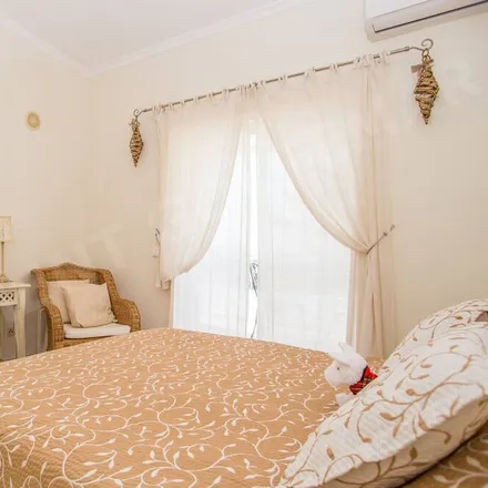 Rent this 1 bed apartment on 8400-550 Distrito de Évora