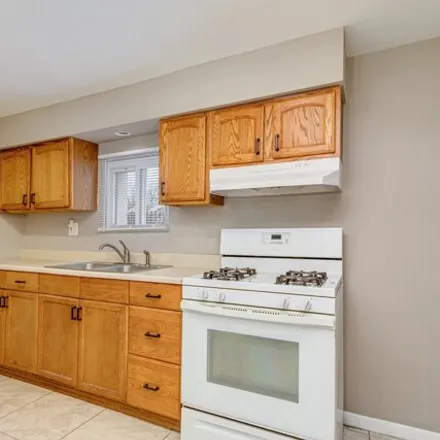 Image 4 - 3046 Forest Preserve Drive, South Chicago Heights, Bloom Township, IL 60411, USA - House for sale