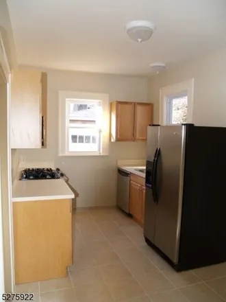 Image 6 - 17 Mountain View Place, Montclair, NJ 07042, USA - Apartment for rent