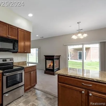 Image 5 - 14233 Shadywood Dr Unit 82, Sterling Heights, Michigan, 48312 - Condo for sale