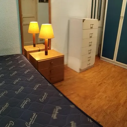 Rent this 2 bed room on Avinguda del Paral·lel in 167, 08004 Barcelona