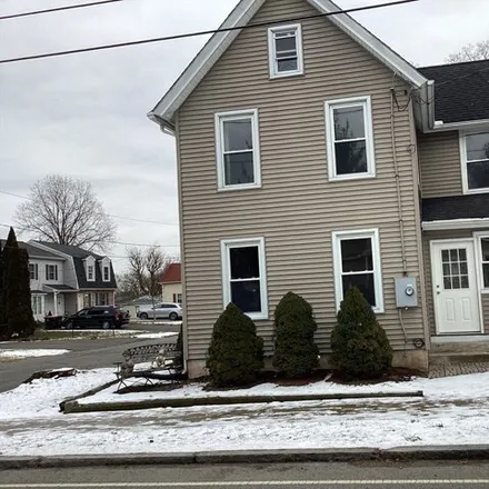 Rent this 3 bed house on 27 River Street in North Agawam, Agawam