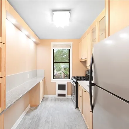 Image 5 - 1802 Ocean Parkway, New York, NY 11223, USA - Condo for sale