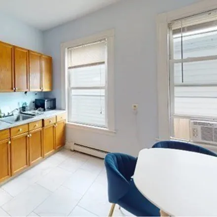 Image 3 - 61 Crescent Avenue, Boston, MA 02125, USA - Apartment for rent