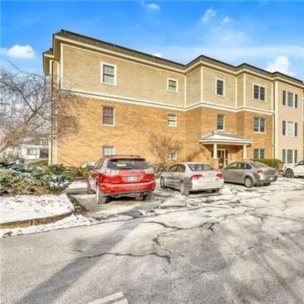 Buy this 2 bed condo on 234 Woodward Avenue in East Providence, RI 02914