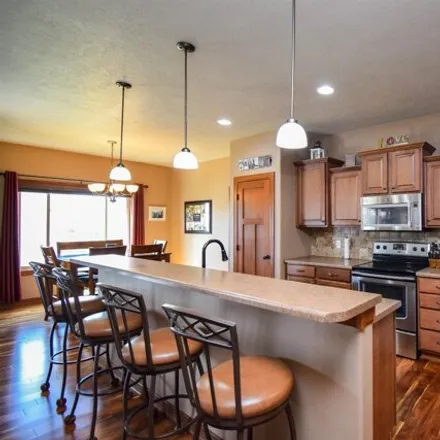 Image 2 - 2011 South Shaw Avenue, Sioux Falls, SD 57106, USA - House for sale