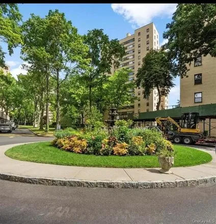 Buy this studio apartment on 4 Sedgwick Avenue in New York, NY 10468