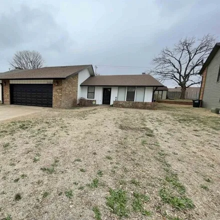 Rent this 4 bed house on 3527 Willow Lake Lane in Blanton, Enid